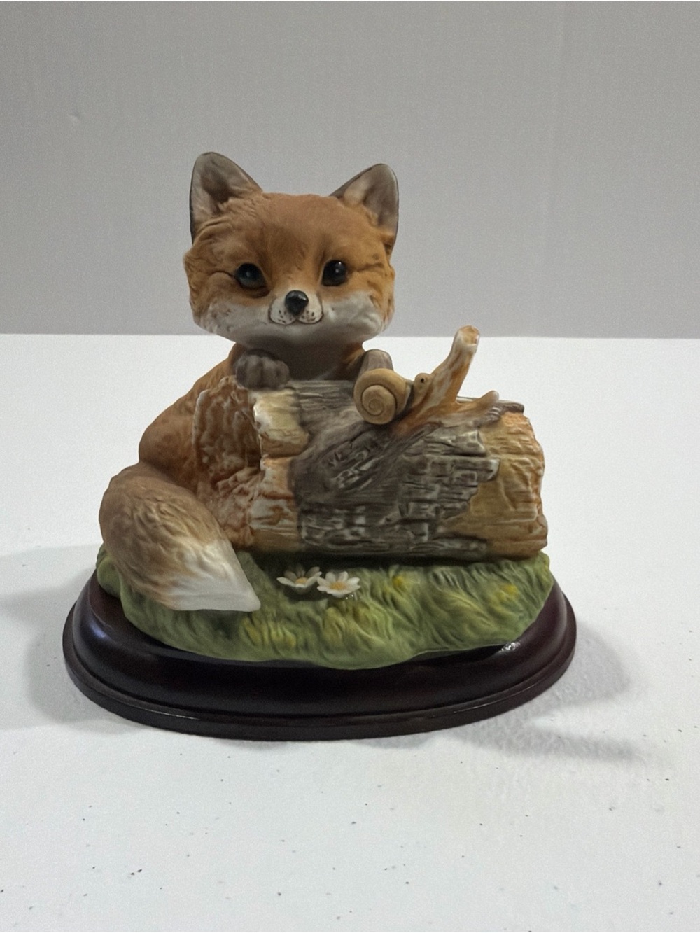 Vtg 1986 Masterpiece Porcelain by HOMCO Red Fox W/Snail On Log Figurine W/ Stand